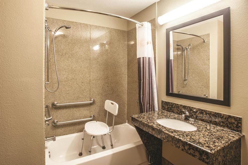 La Quinta By Wyndham Hillsboro Hotell Eksteriør bilde